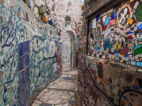 The Best Times to Find Parking Near Philadelphia Magic Gardens